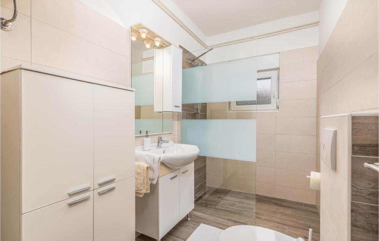 Stunning Apartment In Krk With Kitchen Krk Town Zewnętrze zdjęcie